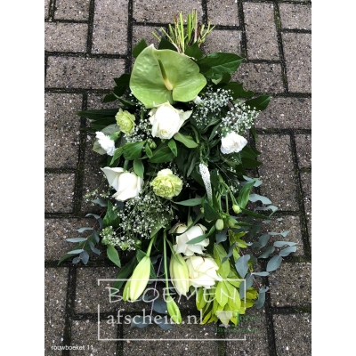 Rouwboeket van witte bloemen